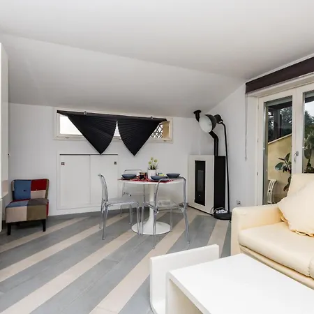 Apartment L'attichetto Di Bubi By Rentbeat Rome